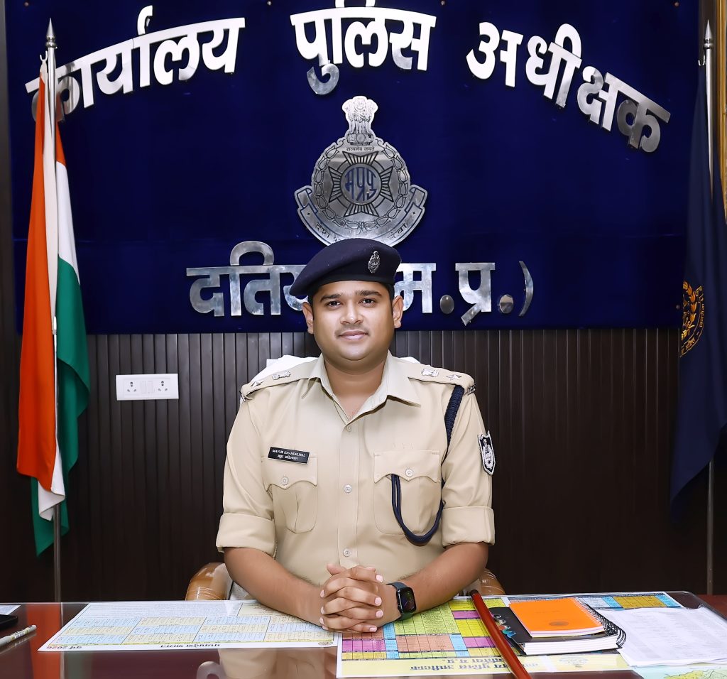 sp datia, Mayur Khandelwal IPS